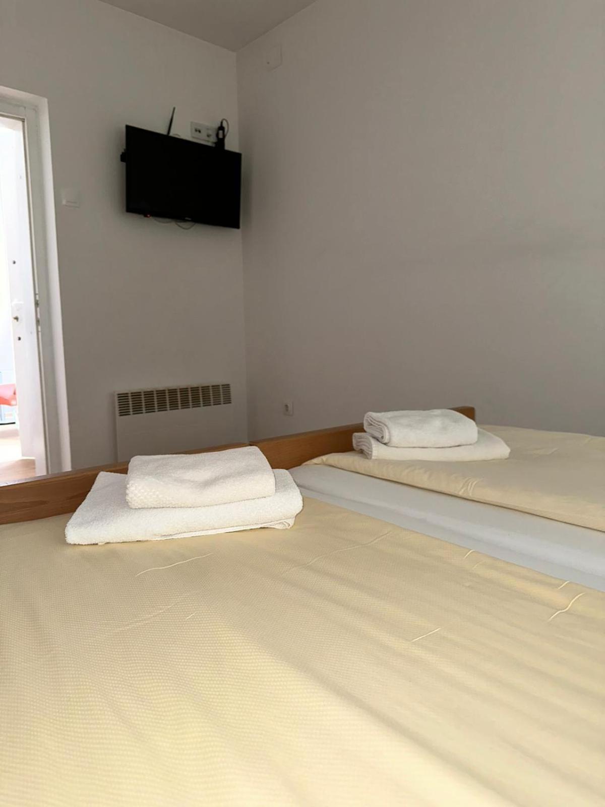 Una La Unica Bihać Esterno foto